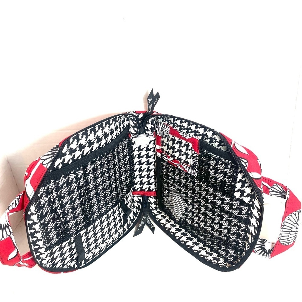 Vera Bradley Red Floral Quilted Cosmetic Train Case Travel Makeup Bag Zip
NWOT - Picture 4 of 12